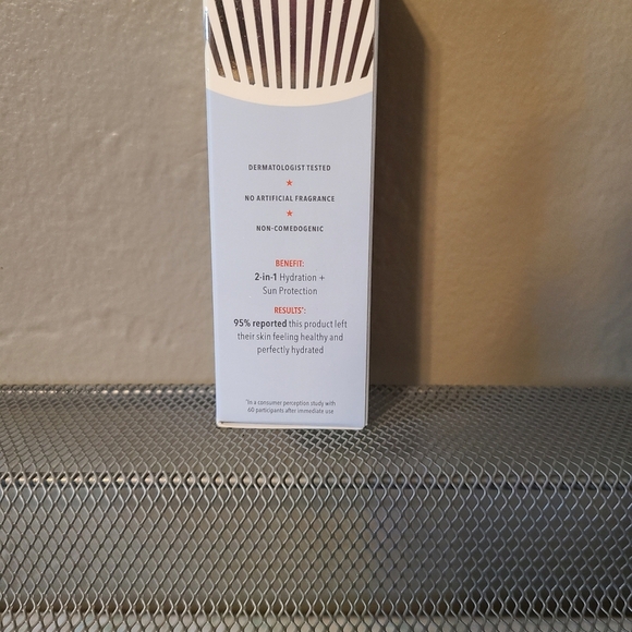First Aid Beauty Ultra Repair Face Moisturizer SPF 30 Broad Spectrum NIB 1.7 oz - Picture 3 of 8